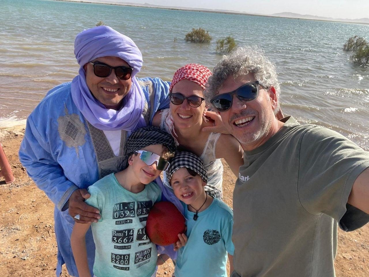 Family day at the lake near Merzouga