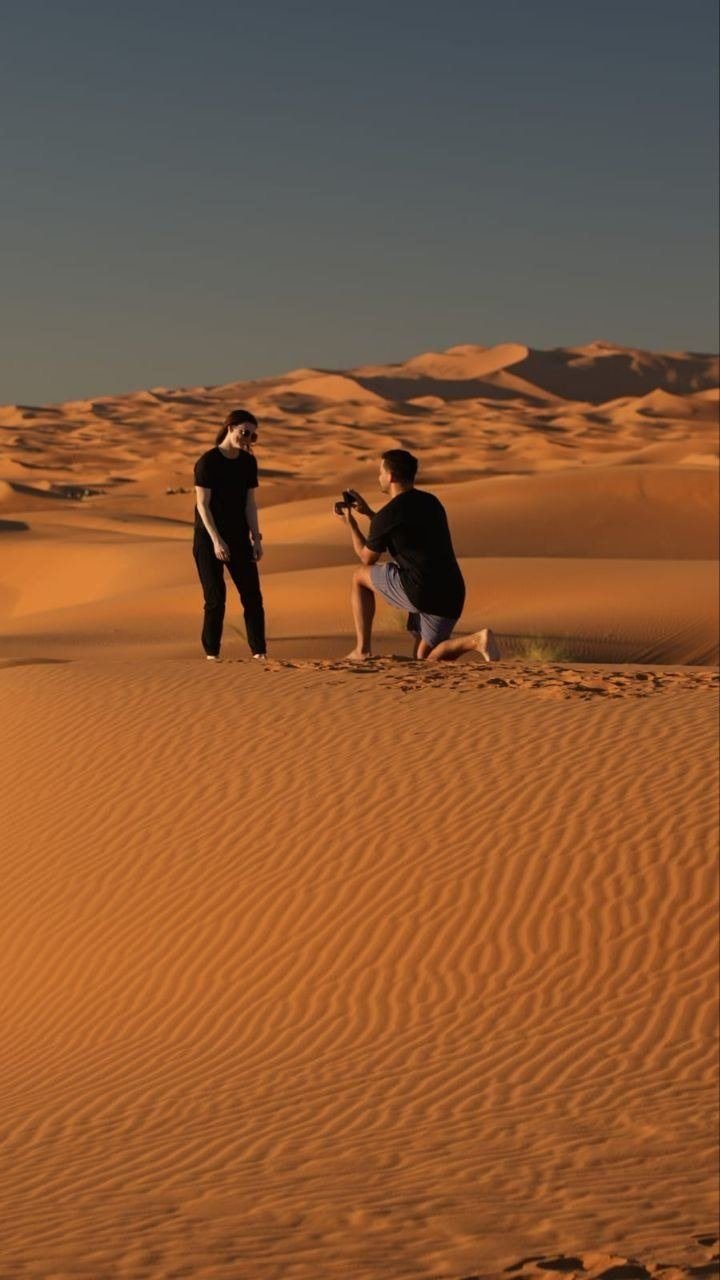 A marriage proposal in the Merzouga dunes